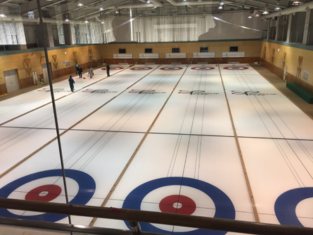 With an instructor! Empty-handed curling experience 