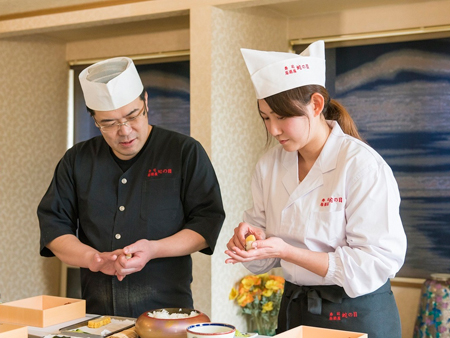 Experience Japanese culture! Sushi making experience